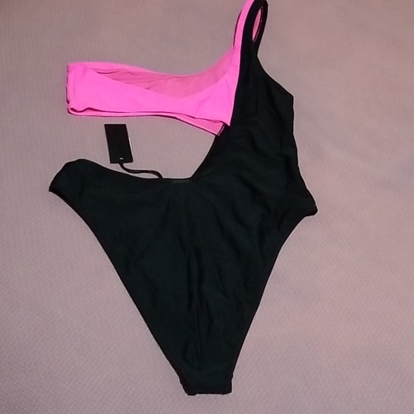 Kendall + Kylie One Piece - Picture 5 of 9